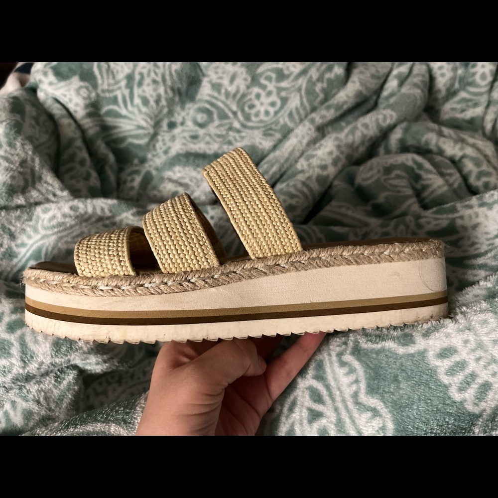 Wedged sandals